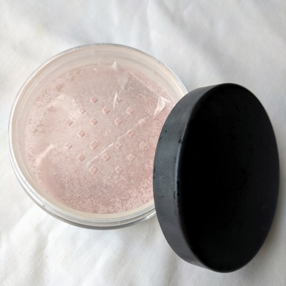 MAC Cosmetics Dolled Up Iridescent Powder 1/3 - Picture 3 of 6